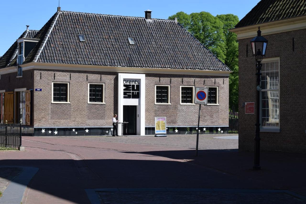 "In De Kloosterhof" Gratis Prive Parkeren Acomodação com café da manhã Assen Exterior foto