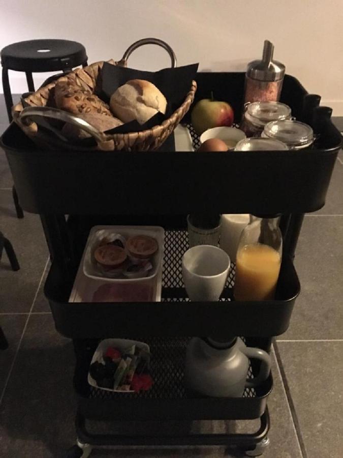 "In De Kloosterhof" Gratis Prive Parkeren Acomodação com café da manhã Assen Exterior foto
